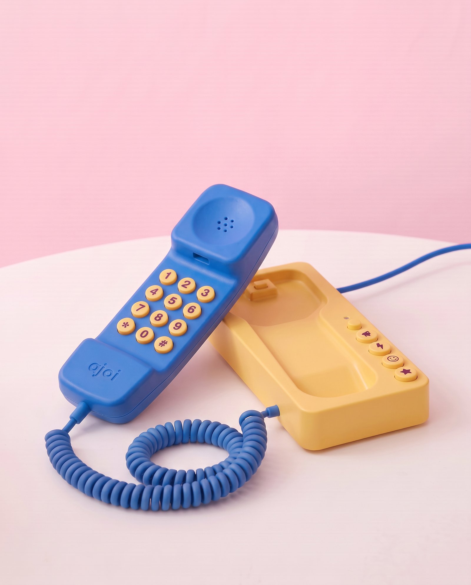 ajoi Cielo — teléfono azul con tubo limón
